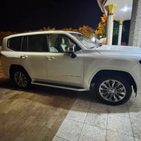 لاندكروز VX • ٢٠٢٤ • ماشي ٤٠ الف