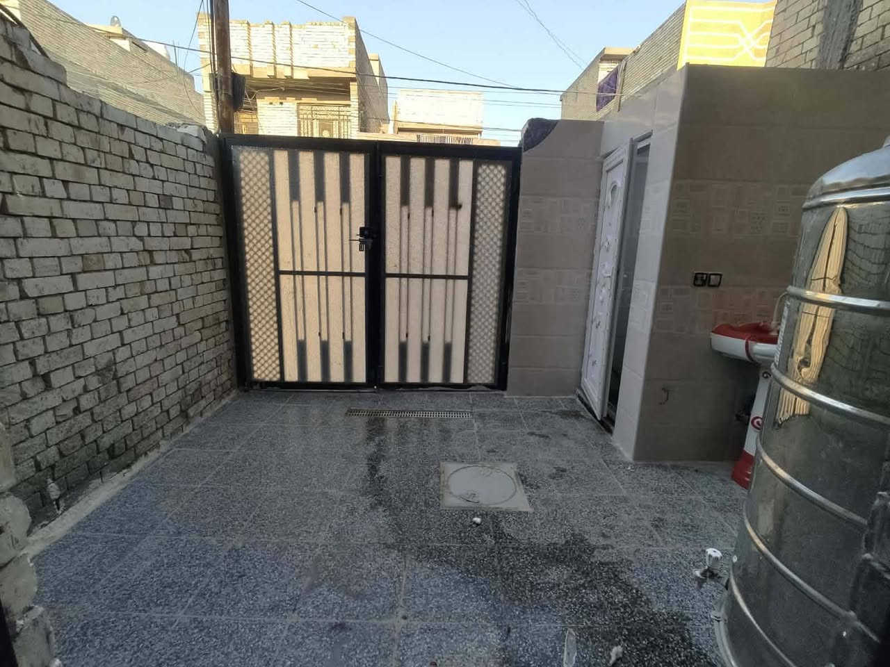 للبيع مشتمل طابو زراعي 100م في الكمالية بل معوقين سند 117 التفاصيل 👇
📏 المساحة: 100 متر
🏠 الواجهة: 5 متر
📐 النزال: 20 متر

✨ المواصفات:

بناء حديث سنة 2025

يحتوي على 3 غرف نوم

سند 117 طابو زراعي 

موقع مميز 

📍 الموقع ممتاز ومناسب للسكن العائلي
للستفسار الاتصال ع الرقم  ‏‪***********‬‏ واتس
