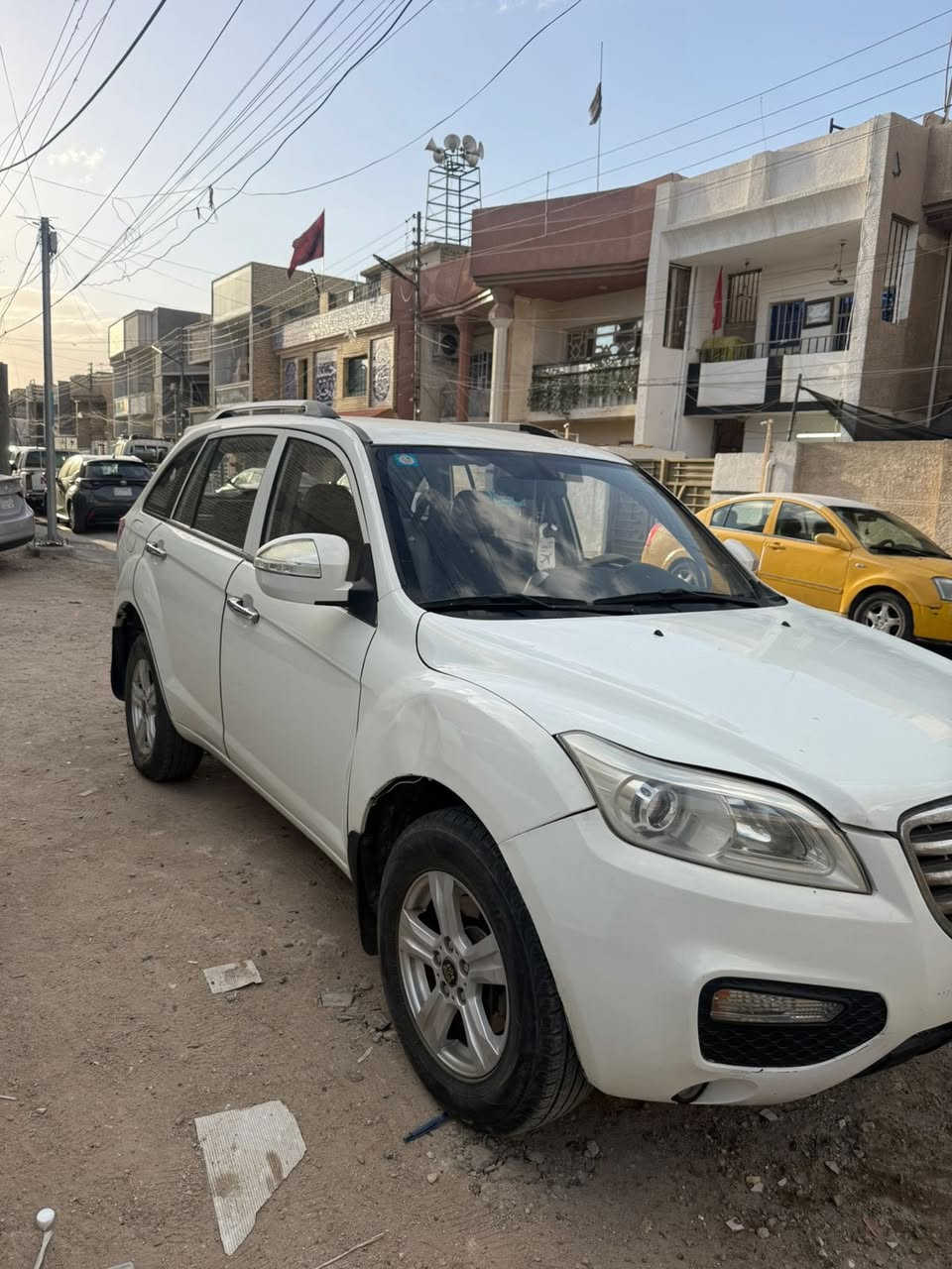 ليفان ٢٠١٦ محور كير محرك وظفيرة مال كورلا بيكاتشو 
تحوير درجة اولى بدون تحوير الدرايف شفتات ولا قواعد الاذانات 
مابيها اي نقص الحمد لله 
منظومة تبريد جديدة كومبريسر وراديتر تبريد 
تيارات جديدة 
صدو نظيف كلش 
كهربائيات كلها شغالة 
السعر ٧٠ ورقة وبيها مجال بسيط 
باسمي وتحويل ثاني يوم 
مكانها بغداد 
للتواصل ***********  
ملاحظة السيارة مكفولة من الضربة والتبديل لكن بيها مكانات صبغ
