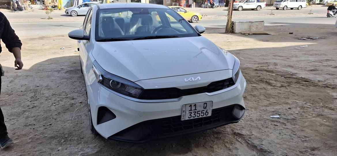 بسم الله . سيراتو خليجي موديل 24 محرك 1600 نص مواصفات رقم بغداد سياره بفضل الله بالكارتون والصور تحكم كفاله عامه من الرقم للرقم ماشيه 31 الف معروفه مواصفاته داخل لونين حساس خلفي فول تحكم مغلفه ارضيه جلد درجه اولى شاشه كاميرا مكانه سماوه المركز استفسار *********** وبي وات ساب
