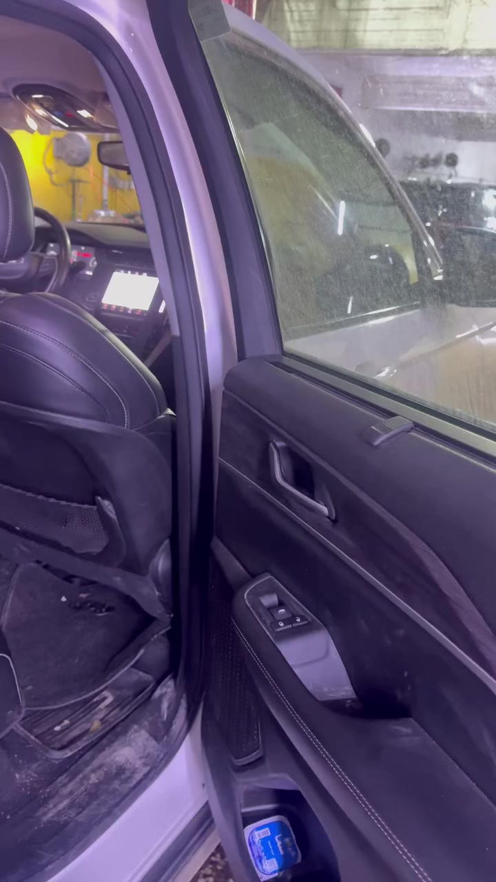 السلام عليكم جيب لمتد موديل ٢٤ هاي السيارة جاية بدون بردات شدينالها بردات بلادية ***********
