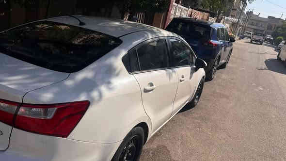 كيا ريو   موديل٢٠١٣  للبيع  
وارد خليجي تبريد ثلج بدون صبغ    
مسجل بلادي    (بلوتث) سيارة نضيفه  
دوشمة  جديدة  رقم  شمالي سليمانية  الجديد 
للبيع سعر ٩٠  بيها مجال بسيط  
للتواصل  ***********
