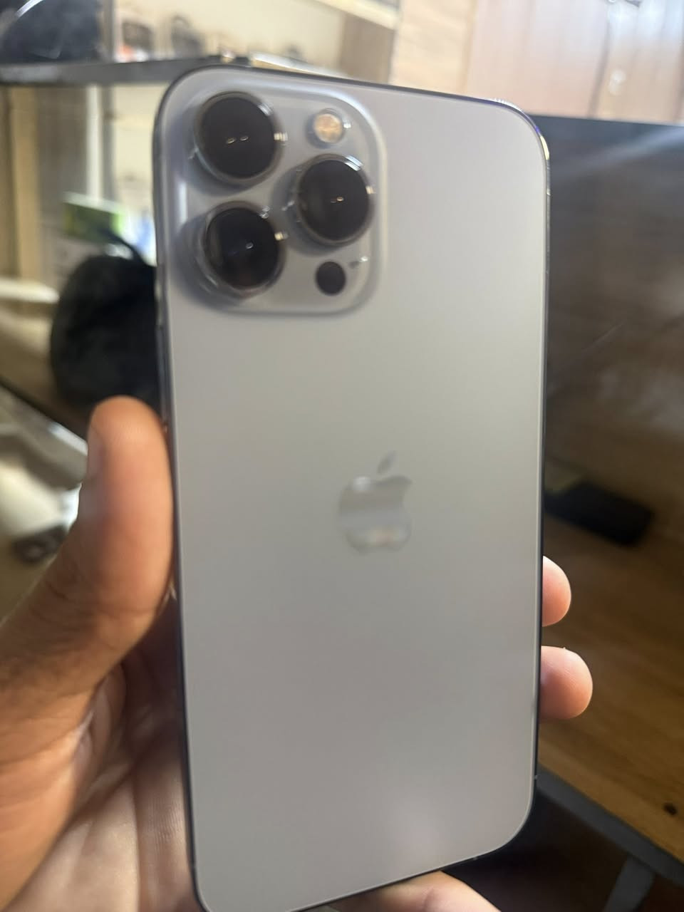 سلام عليكم 13 برو ماكس 
🔋94 
نضافة ١٠٠ /١٠٠ 
ذاكرة ٢٥٦ 
جهاز تاخذة ضمان 
سعر اب ٦٦٠  🔥
رقمي ***********
