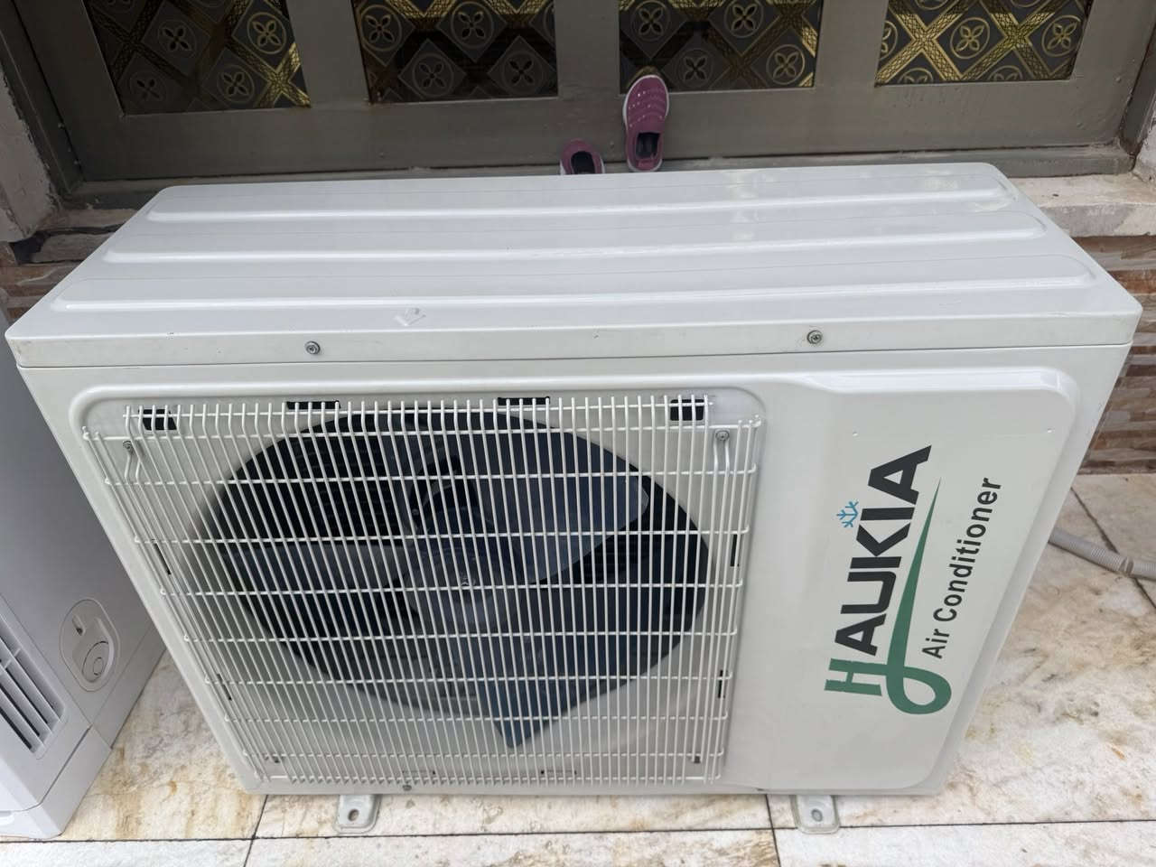 ‏السلام عليكم
‏سبلت كنتوري اثنين طن نضيف جدا أخو الجديد مشتغل شهرين غاز الشركة مقفول
‏السعر 700  الف
‏العنوان رمادي الجزيرة  طريق الجرايشي￼
‏موبايل ***********
