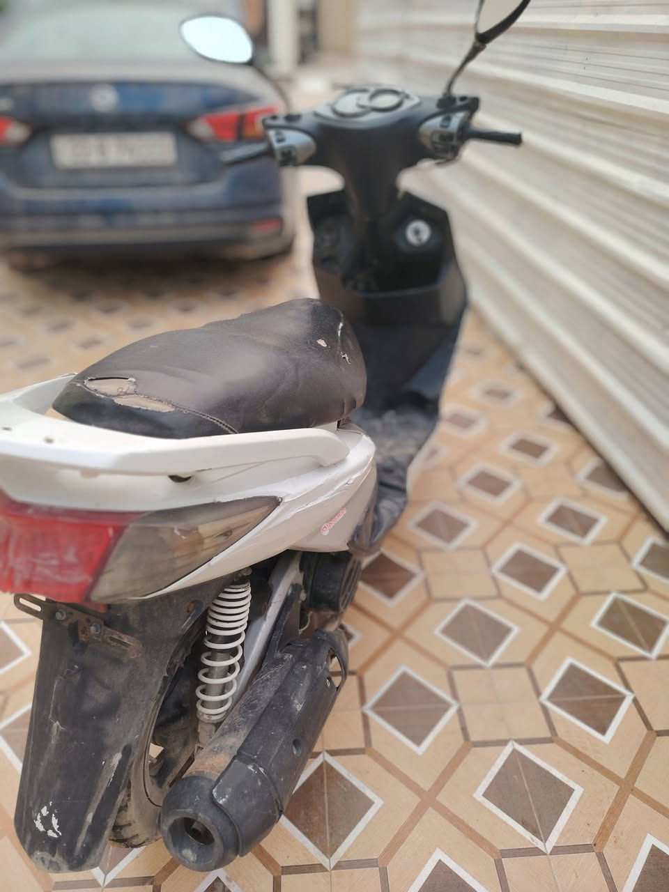 دراجه سكنس فحل
مكينه مكفوله 

نقصها بريك امامي و باتري

السعرالمطلوب 500
العنوان بعقوبه 
هاتف ***********
