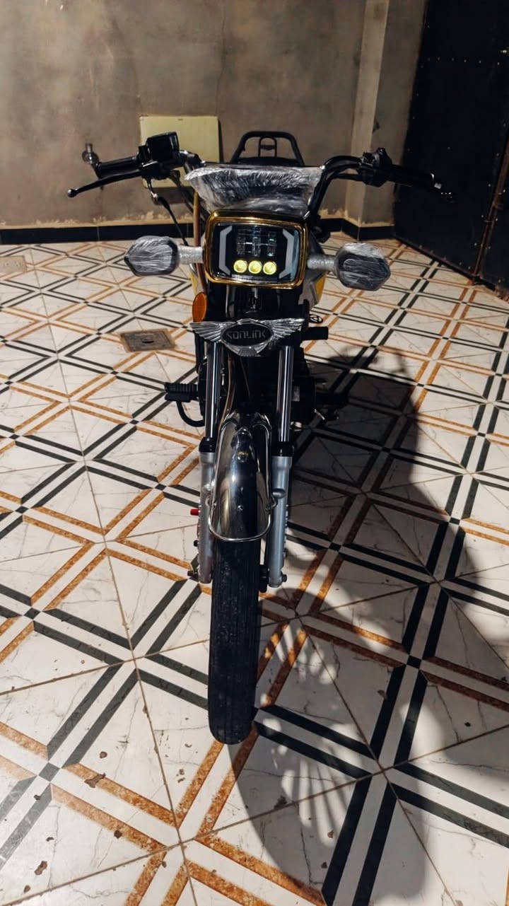 تحية طيبة 🏍️
سونك 25
نقص دشبول فقط
مكينة مامفتوحة 200
السعر 725 بيها قليل 
للبيع جناية فقط
***********
***********
مكاني واسط العزيزية

