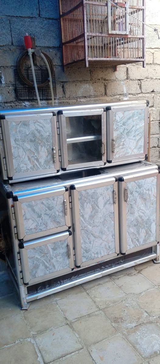 كاونتر سنك وملحق قياس متر ونص سعرة ١٢٠ ثلاجه نضيفة وشغالة ١٢٠سعر *********** عمارة, ميسان
