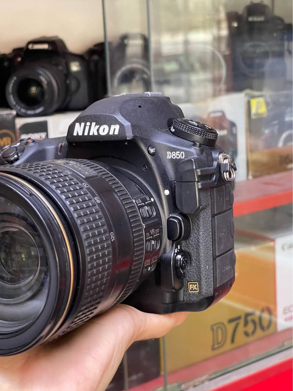 نيكون 2.450.000 شتر. (Z 6ll + 120.24  (22k

سوني 3.350.000 شتر. a7Riv + 24.70 GM (75k)

سوني 950.000 شتر. (a7 ll + 50m1.8 (14k

نيكون 850.000 شتر. (36k) 7500 + 18.140

نيكون 525.000  شتر. (47k)  7100 + 18.140

نيكون 2.000.000  شتر.  (67k) 850 + 24.120
 
نيكون 1.000.000 شتر. (57k) 750 + 70.300 nikon dx 

مركز شدن بغداد 
***********
بغداد باب الشرقي بغداد, العراق
