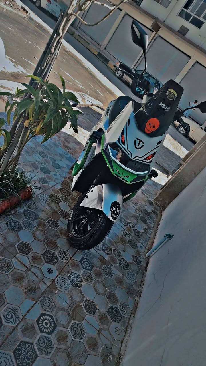 مطور شحن للبيع ٦  باتريات كله مبدله جديد ماناقصه فلس شرط من التايه للتايه السعر مليون و100 *********** رقمي اتصل وبيك خير وادلل من رخصة المسؤل
