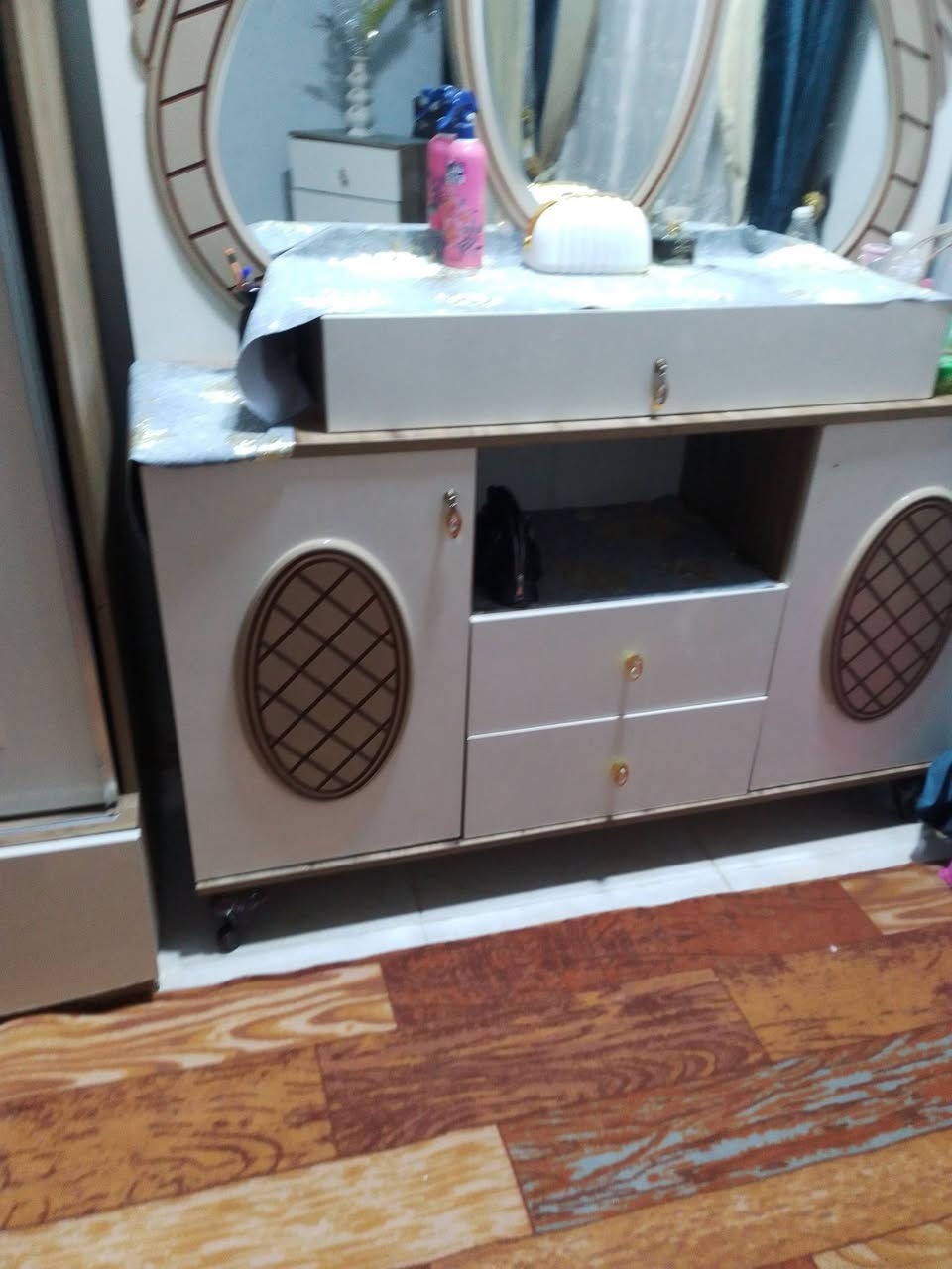 غرفة نوم للبيع حلل وخذ


**إذا كنت صاحب هذا الإعلان وتريد حذفه لأي سبب، رجاءا أرسل رسالة إلى الدعم الفني**