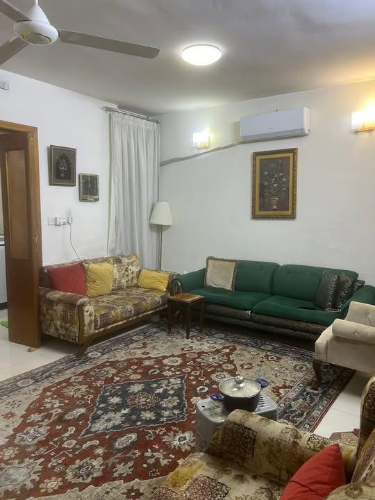 دار للبيع

📐 المساحة: 165 متر
📏 الواجهة: 6 متر
📏 النزال: 27 متر
🏠 نوع البناء: كلاسيك

يتكون من:
 • 3 غرف نوم 🛏️
 • صالة
 • مطبخ 🍽️
 • كراج سيارة 🚗

📍 موقع مناسب وقريب من الخدمات.

📞 للتواصل:
شارع المغرب
***********
