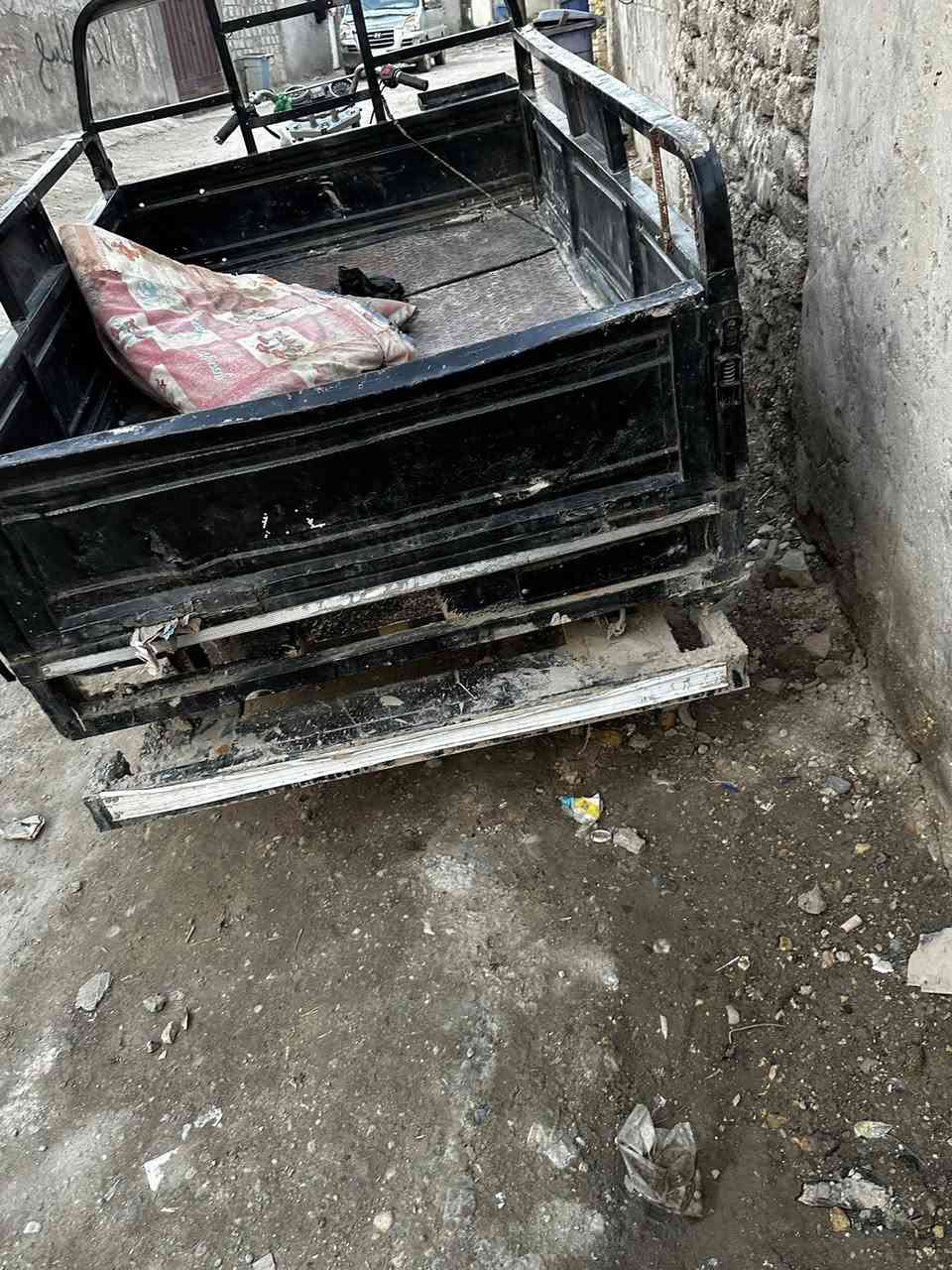 سلام عليكم ستوته للبيع امتي ار شاصي جديد مكفول كفاله دراجه كلك مكفوله عن سرقه الاوراق ضايعه يمي مكان الحله حي العسكري شارع ٨٠ السعر ٦٠٠وبيه مجال الاتصال ع رقم ***********
