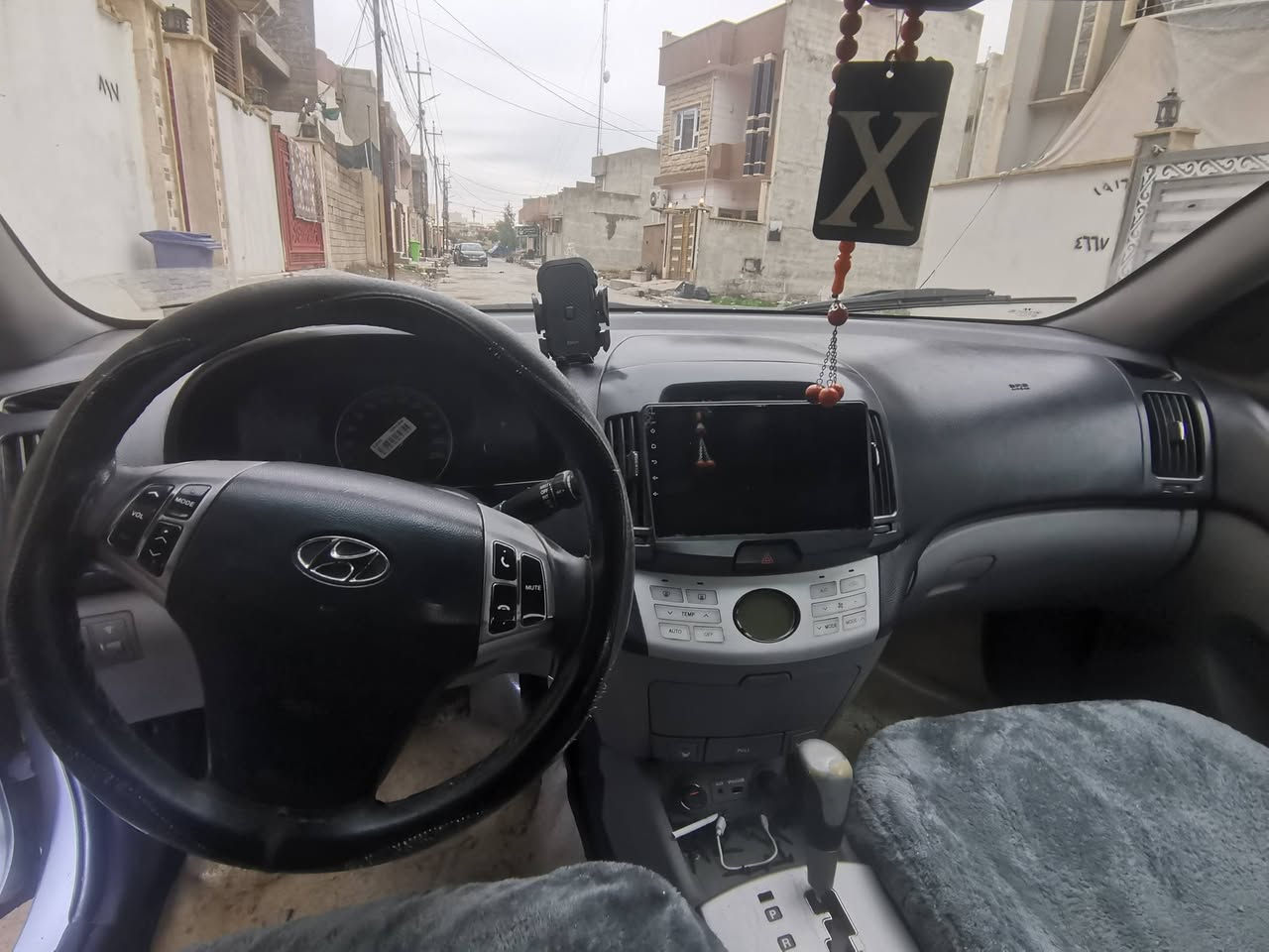 لنترا 2009 للبيع رقم بغداد  بيها بس جاملغ اليسار بدون دواخل ما متواجد ع الفيس الرقم *********** المكان موصل
