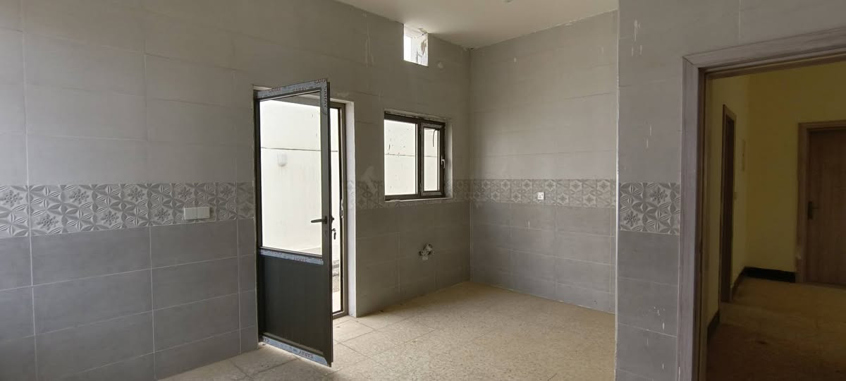 🏡 للبيع بيت طابق ونصف في مجمع الماسة السكني 🏡

فرصة مميزة للسكن في موقع ممتاز وخدمات متكاملة ✨

📍 الموقع: طريق فلوجة – بغداد الدولي
📍 مجاور جامعة السراج وعلى السريع مباشرة

📐 المساحة: 250 متر
🛏️ عدد الغرف: 3 غرف نوم
🛋️ البيت كامل مكمل – خدمات فول مفول
🚿 تشطيب جاهز للسكن وتصميم مريح
🚗 موقع ممتاز وسهل الوصول

💰 السعر: 160 مليون
🔹 قابل للتفاوض

🌟 مميزات المجمع:
✔️ مجمع متكامل كافة الخدمات
✔️ كهرباء وماء مستمرة
✔️ شوارع مبلطة وإنارة
✔️ أمن وحراسة
✔️ مناطق خضراء وخدمات يومية
✔️ قريب من الجامعات والطرق الرئيسية

📲 واتساب: ***********
📞 اتصال: ***********

📩 للاستفسار والمعلومات أكثر يرجى التواصل على الأرقام أعلاه
