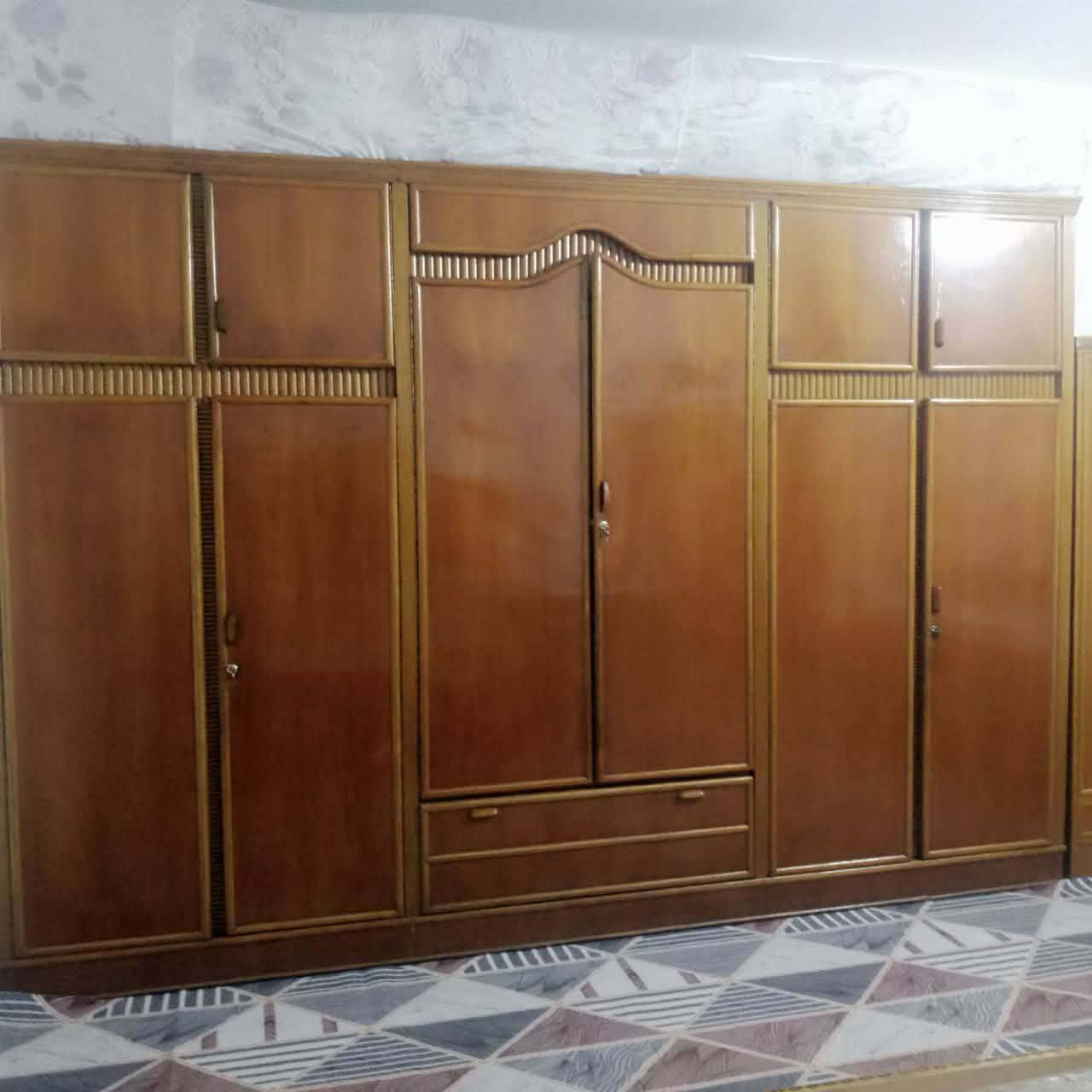 للبيع  العنوان حله اطفيل السعر700 و بيها مجال ***********
