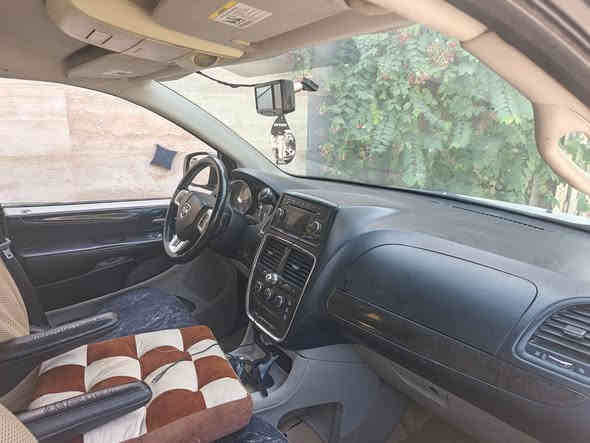 السلام عليكم من رخصة الادمن المحترم
دوج كرفان ٢٠١٣ رقم بغداد الجديد باسمي تبريد قطعه وحده جام كهرباء تبريد شغال كير مكينه كله مضبوط يرادله دبلات خليفه وبوش بس الباقي كله ادامه كامله عليه مصبوغة حزام وعندي صوره قبل الصبغ جراد  أبواب عاديه السياره مواصفات عاديه مكاني بغداد حي تونس إلي ميعجبه السعر كلشي اكو بالسلوك السعر ١١٥ورقه قفل 

*********** أبو علي
