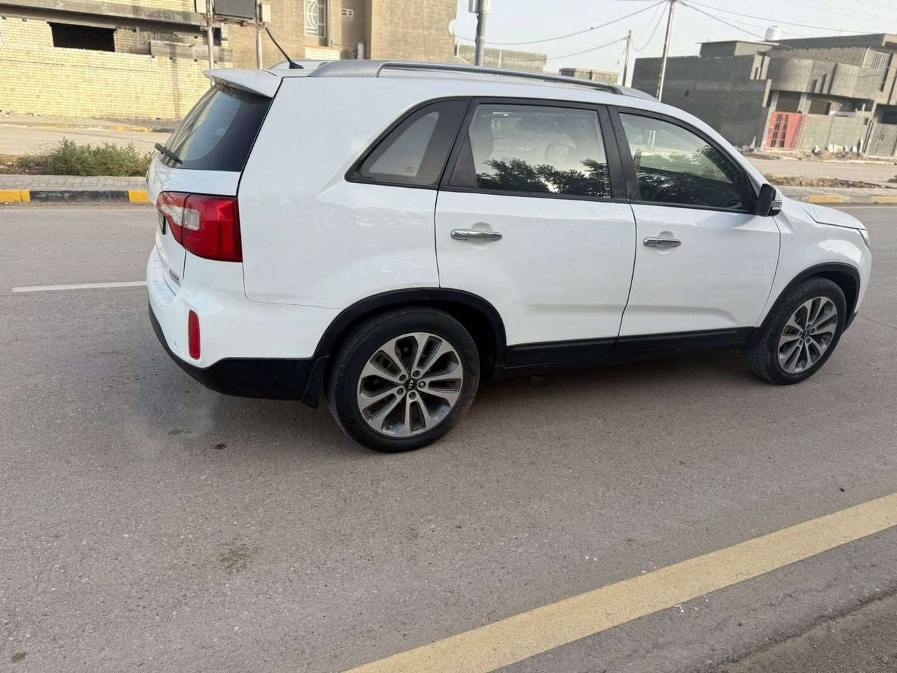 السلام عليكم سورنتو2015خليجي 
فول مواصفات1/1من عده البنرامه 
سونار مرفق معه صور بيه5قطع صبغ بدون دواخل سعره138$وبيه مجال 
ماشيه112مكينه 2400دوش
 رقم سليمانيه تريد وكاله تريد تحويل بسمي سنويه ل27 مكانه قضاء الصويرة 
للستفسار ***********
