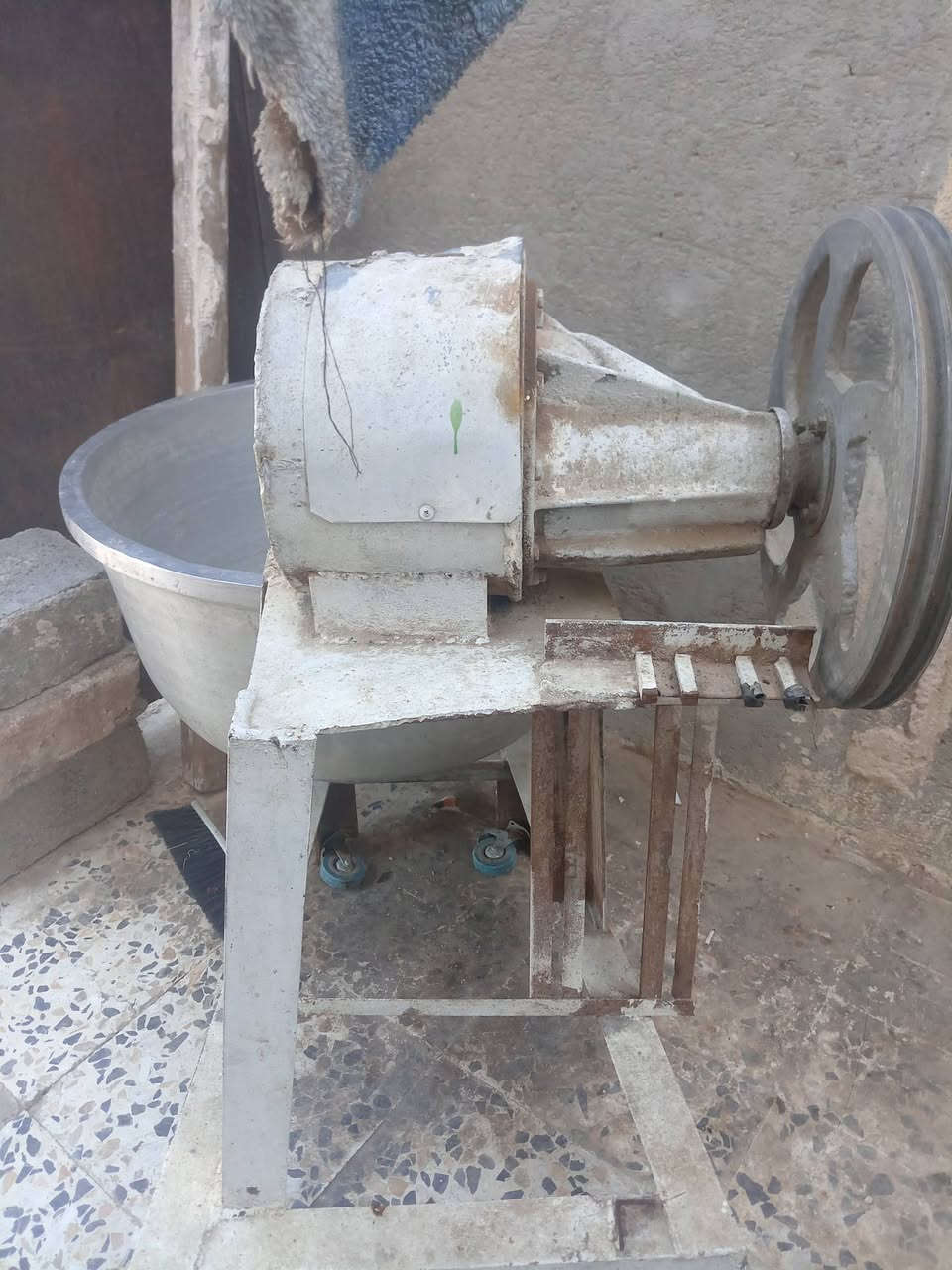 السلام عليكم عجلة البيع عجلة كمل هذي مطورين سعر 450بامجال . ***********
