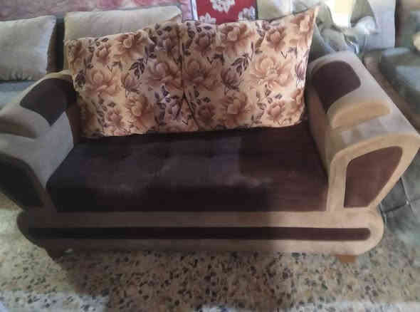 اغراض منزليه اللبيع العنوان حله ناحيه ابي غرق شارع المحكمة الاتصال على الرقم التالي *********** حلة
