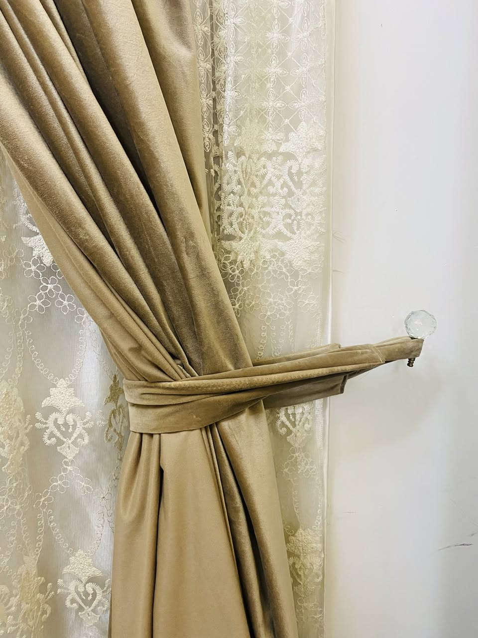 للبيع✅
بردة تفصال متكونة من : 
بطانة و تول والقماش الخارجي
نظيفة مابيها شي 
السعر : 100 وبيها مجال


**إذا كنت صاحب هذا الإعلان وتريد حذفه لأي سبب، رجاءا أرسل رسالة إلى الدعم الفني**