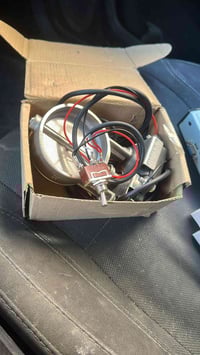 بوابات للبيع جدد اخر زوج ترهم لكل السيارات حجم. 3 انج قفل 200 الف  مام...