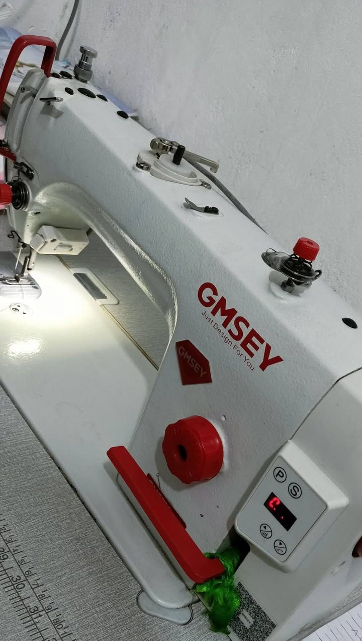 مكينة جمسي صناعي كاتم  نضيفة كلش استعمال شهر واحد فقط
ازرار للتحكم بالسرعة ،اضاءة ذاتية
سعرهة 250
المكان كربلاء/حي العسكري
***********
