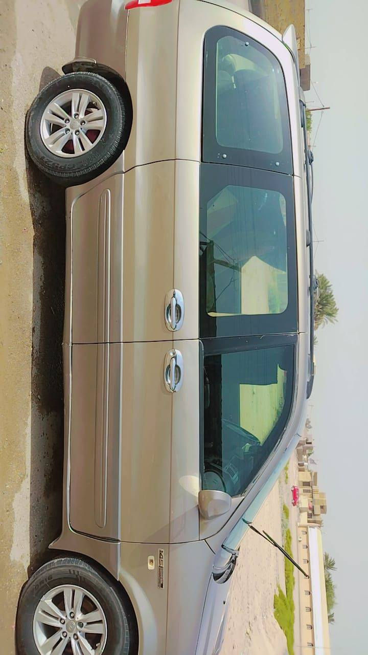 سلام عليكم
كرنفال موديل 2000 سنؤيه لل 2030 
سياره جاهزه ع اخر حبايه ما ناقصه شي ابد 
مكاني السماوة السعر 70 
*********** واتساب موجود
