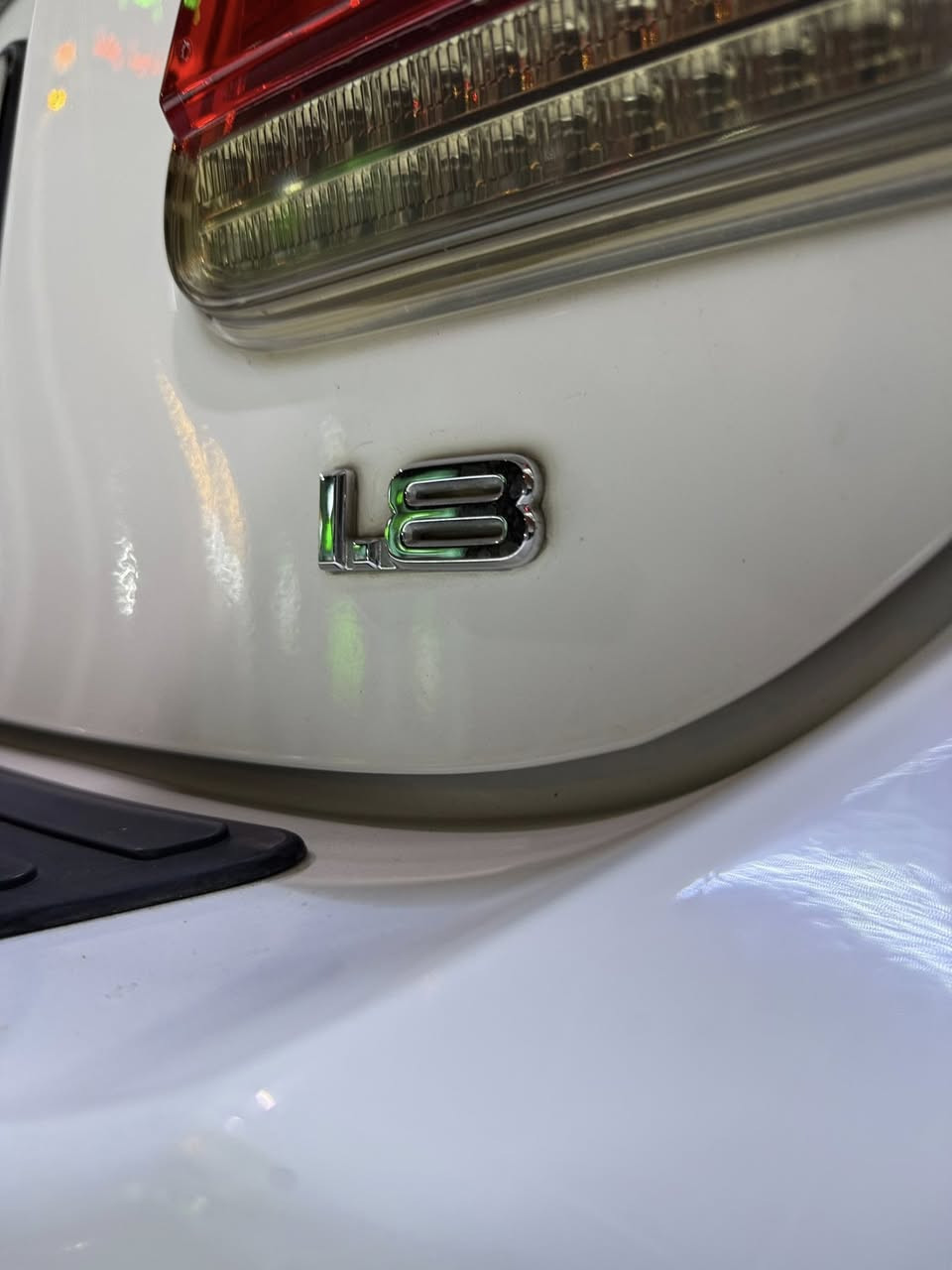 تويوتا كورلا خليجي 2013
السياره بيها 3 قطع صبغ بجهة السكن 
الجاملغ الخلفي وبابتين 
السياره كلش حلوه
محرك جيد جدا 1800 CC
كير جيد جدا 
صدر جديد 
الف متصرف عليها 
شرط التحويل  
السعر 119 ورقه مجالها كلش بسيط 
الانبار الرمادي 
***********
