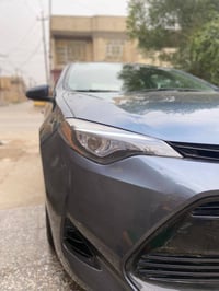 كورولا 17 وارد كندي بيها  3 ثنين حار خفيف موجود صور قبل تصليح وباب تبد...