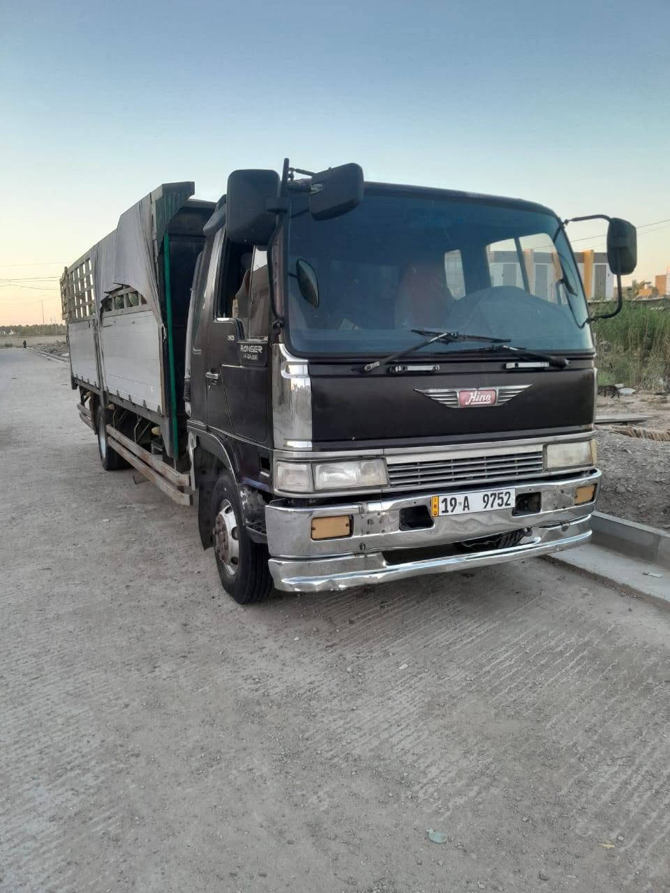 السلام عليكم 
للبيع هينو طيره موديل 2000 اصل مكينه 80 خطين بلاد بيهه خيط بخار طول سته اله عشره مطوله سته وربع رقم كربلاء انكليزي سنويه لل2030 بسمي مداور ثاني يوم مكان السياره الكوت مركز المدينه..***********.. مكلف بالنشر

