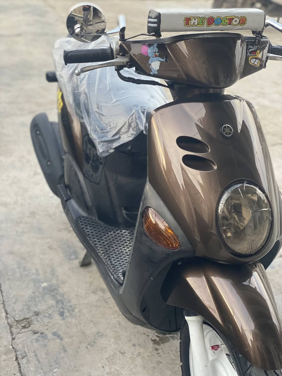 السلام عليكم دراجه فله للبيع الدراجه كفاله عامه مالرمبه الدراجه خير من الله مابيها نقص اي نقص ترجع اوراق وكمرك كامل الدراجه ممفتوحه كهربائيات كلها شغاله شوكت متجيها نكره سلف صبح ليل  مكان ديالى بعقوبه التحرير الفلكه الاخيره سعر 900وبيها مجال للطيبين الرقم***********
