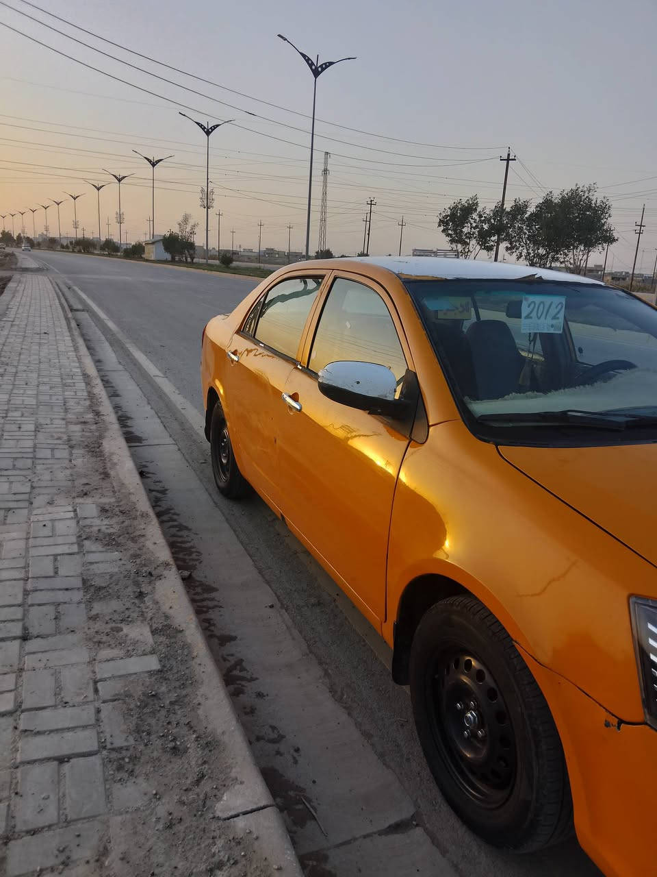 السلام عليكم
جيلي موبل 2012 مكينه جديده قبل 20 يوم انشدت كورلا ام الجف سياره خير من الله صدرها وتايرات نص عمر رقم بغداد 
الاتصال ***********
