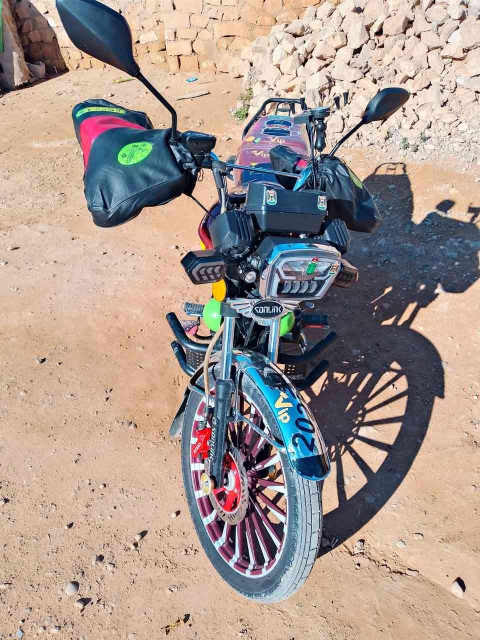 السلام عليكم دراجه سولنك محرك 150كهربائيات كله شغاله محرك كفاله دراجه نضيفه مائشيه 9الف. البيع او. مراوس موديل 24شكل 25 متواجد خاص وهاذه رقمي ***********
