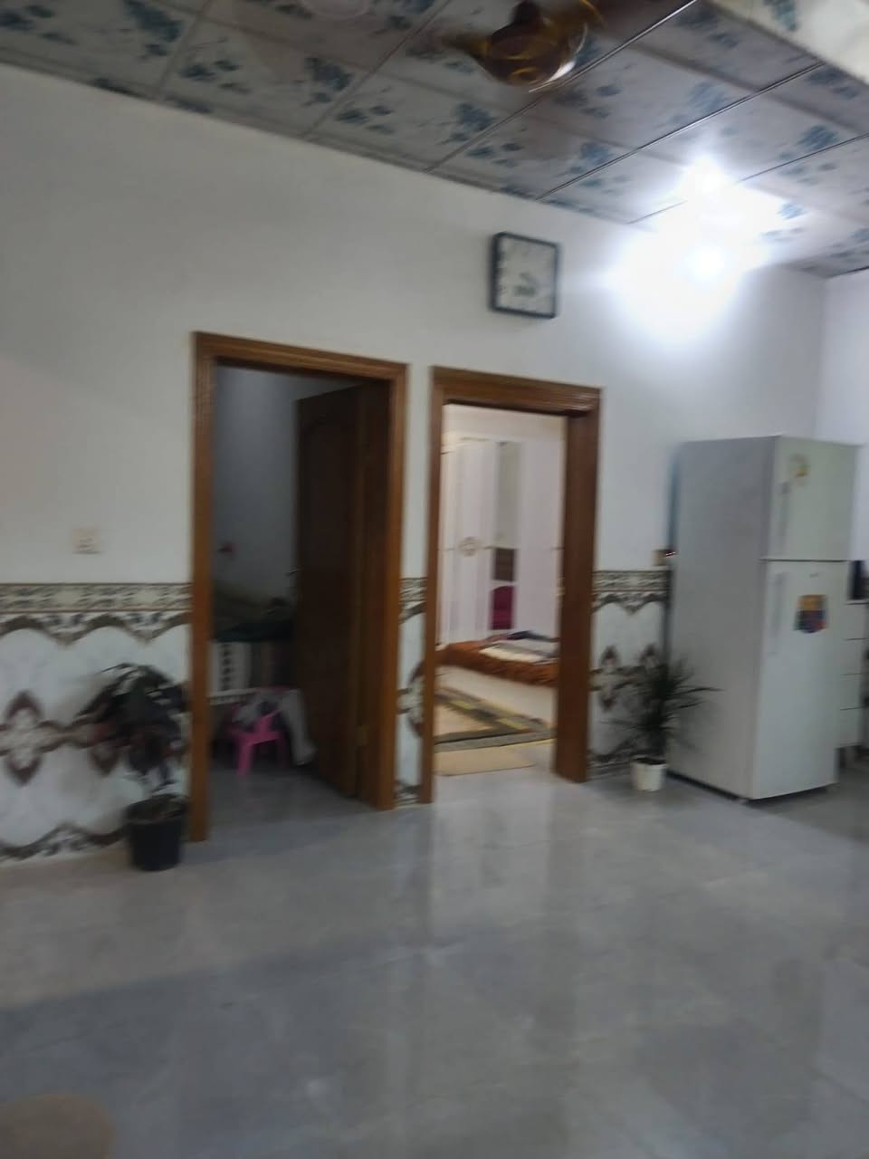 مراوس بيت 100متر  كربلاء طريق طويريج _الحافظ _ شارع المختار_عمود ١٣١، بناء 2020  كونكريت +بلوك (غرفتين + هول + مطبخ)، يبعد 350م عن الشارع العام، عقد 25، كل الخدمات متوفرة + مولدة ذهبي، قريب منه مدارس ومستوصف، ومجمع نجمة، يبعد عن الإمام 5 كم (8 دقائق). السعر 75 مليون او مراوس بيت 200متر داخل كربلاء وباقي التفاصيل  حسب الاتفاق. 👍


**إذا كنت صاحب هذا الإعلان وتريد حذفه لأي سبب، رجاءا أرسل رسالة إلى الدعم الفني**