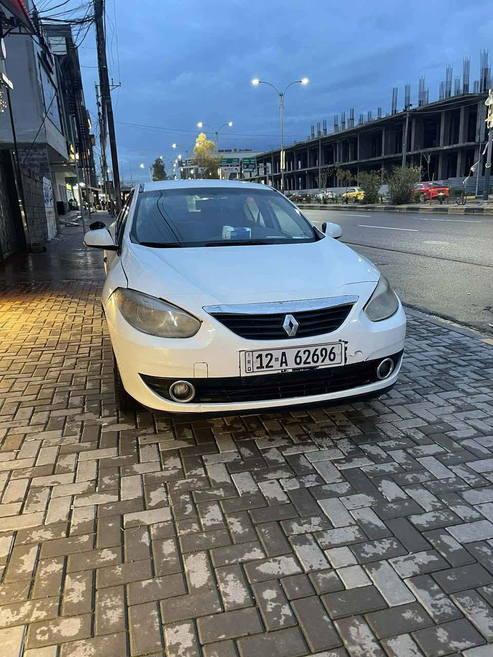 السلام عليكم
رينو فلوانس 2013 للبيع او مراوس
بيها كم قطعه صبغ ابيع صبغ عام
محرك جديد مال قصة
تايرات نظيفه باتري جديد رقم نينوى 
رقم الهاتف ***********
السعر 47
