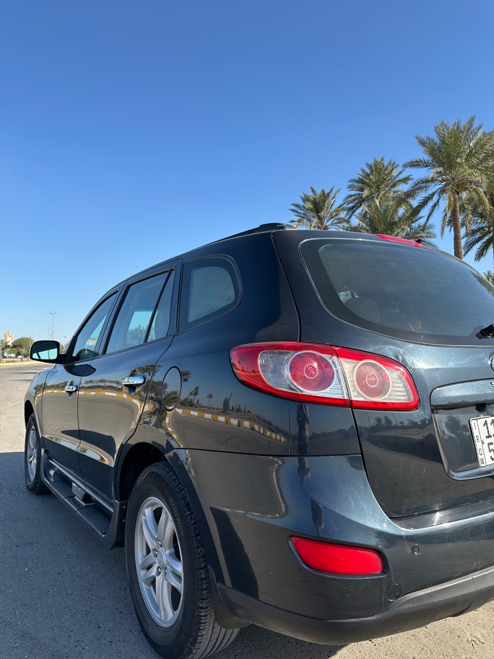 السلام عليكم سنتافي ٢٠١٢ امريكي
رقم بغداد انكليزي بسمي
تخم تاير 
باتري جديد 
تبريد ويا السويج 
داخل بيجي 
تبريد قطعتين 
السياره جديده بمعنى الكلمه 
مكينه ٢٤٠٠ 
لون حبري 
حداديه جديده شرط الفحص 
السياره بيها صبغ ربعين الباب 
وحادث امريكا بنيد وجاملغ 
سنويه جديده 
هزه جديد 
عنوني بابل الحله 
رقمي ***********
السعر ١٢٥ وبيها مجال
شنو موديل السيارة وسنة الصنع؟: 
٢٠١٢