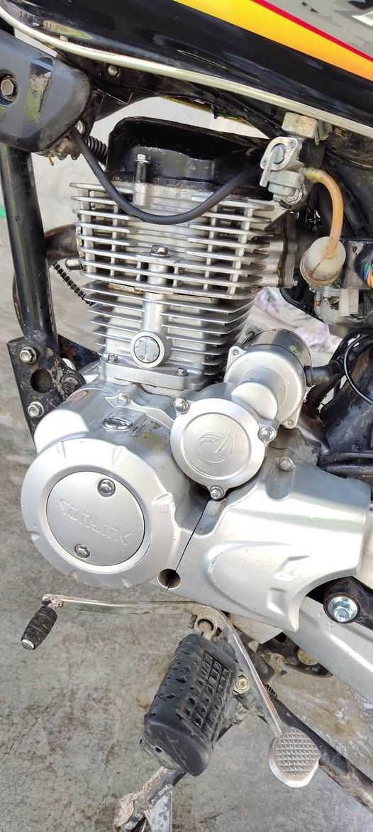 السلام عليكم للبيع ماطور نوعيه سونك 
موديل 24 محرك 200cc
ماطور مفتوح مبدل فقط كاز كيت 
السعر 600 وبي مجال مكاني
 القياره قريه الحاج علي
***********
