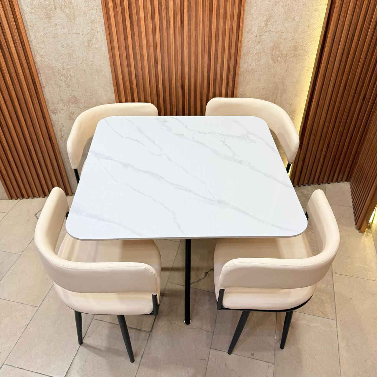 ميز طعام 4 كرسي سطح رخام مزجج 
قياس الطاوله 90 *90 سم مربع 
كراسي هيكل حديد دوشمه جلد 
يتحمل اوزان ثقيله 
السعر ١٨٥ الف


**إذا كنت صاحب هذا الإعلان وتريد حذفه لأي سبب، رجاءا أرسل رسالة إلى الدعم الفني**