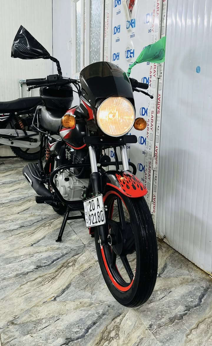 يالله سلام عليكم بوكسر 
موديل 2021شكل ال 22 مرقم ديالى انكليزي ام  الدوسات دراجه مكفوله كفاله عامه مكفوله من الشخط دراجه مال جناي شرط بنضافت 2025 برغي مابيها نقص يعني ربع مذب عليها دراجه اخت زيرو وبعد احلى من الصور تجي وشوف بعينك مكينه مكفوله لا تبخير ولا. تنقيص (شراي اتصل وداللل الموقع ديالى بعقوبة طريق بهرز مقابيل الفوج السابع 
بيع بالنقد والقصط ماستر رافدين فقط (***********
