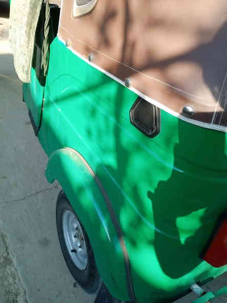 سلام عليكم تكتك للبيع موديل 21 اوراق   ب 6 ونص وبيه مجال شراي يتصل ***********
