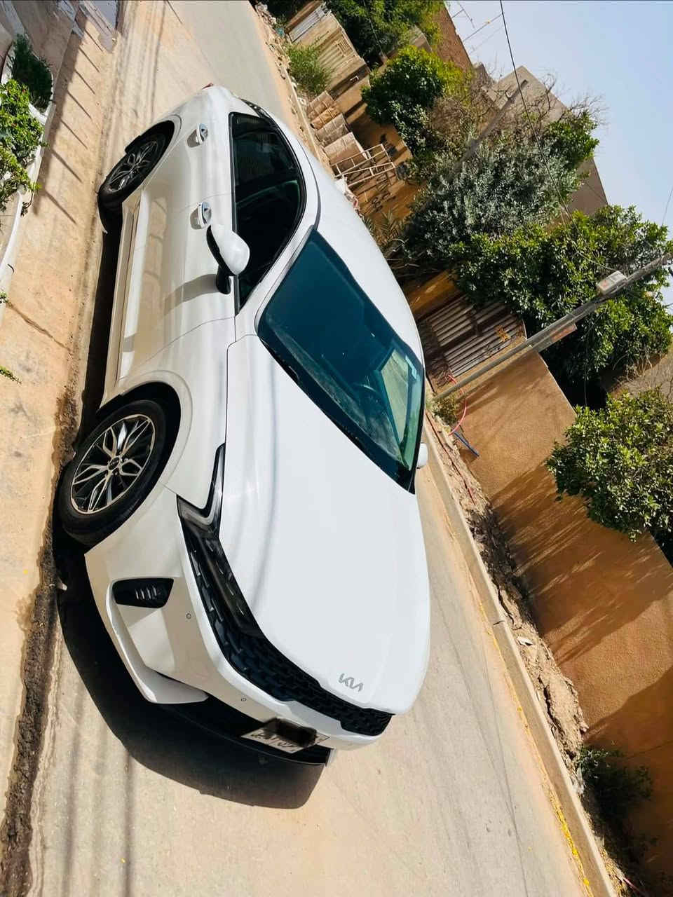 🚗 كيا K5 خليجي رقم أربيل – بحالة ممتازة
السلام عليكم،
سيارة للبيع:
🔹 الموديل: K5
🔹 المحرك: 2000 سي سي
🔹 العداد: 120 ألف
🔹 الرقم: أربيل
✨ المواصفات:
بصمة تشغيل
4 وضعيات قيادة
تبريد قطعتين
كشن كهرباء
شاشة + نظام حديث
🛠️ الحالة:
بدون حوادث (فقط بعض الرصعات )
صيانة مستمرة بشركة الرشّاد
تواير جديدة
💰 السعر: 173
📍 السيارة نظيفة وجاهزة للفحص
📞 للاستفسار واتس اب 
***********
