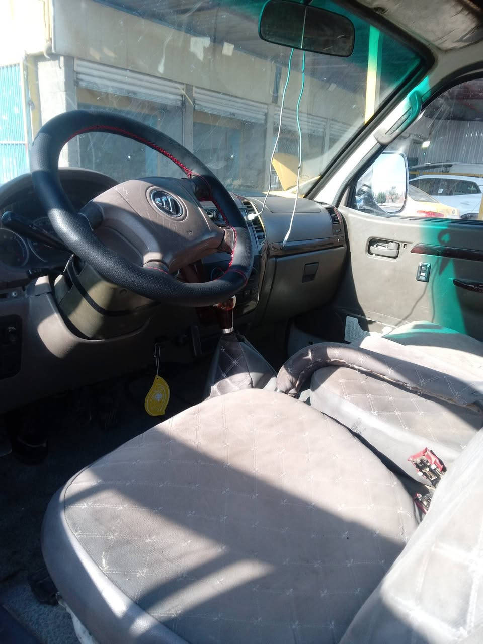 السلام عليكم فتون للبيع مكفوله ماعدى الدواير للجامرلغ تصليح وصبغ موديل٢٠١٥ تخم تاير +مكينه جديده من البيت الصيني + سنويه (٢٠٣٠) رقم شاهي بالتكمه دوشمه جديده السعر (٧٧) وبيه مجال والسلام عليكم الاتصال ***********
