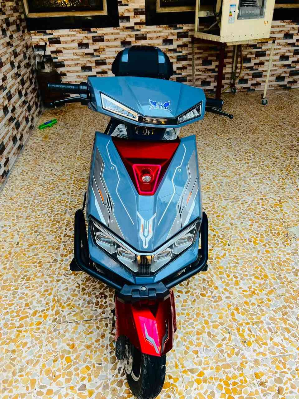 ‏ما طار شحن🛵 ‏فول مواصفات ￼ جديد ما صار كثير من خذيتها بس تزييت ￼ ستة بطاريات ￼￼🔋 ￼***********￼
