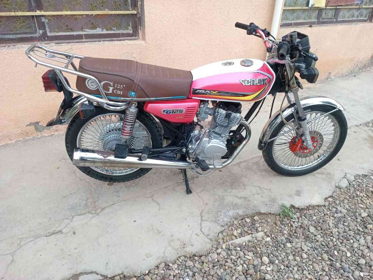 يا الله
سلام عليكم 
دراجه للبيع تايكر 2️⃣0️⃣2️⃣3️⃣🆕
دراجه كامله ما ناقصه شي ونصافه ١٠٠٪ 1️⃣محرك ما مفتوح شرط وعل فحص
2️⃣ كرهباءيات كل شقاله
 3️⃣لون مميز سكان رياضي 
4️⃣صالنصه جعره ام الصوت
📌مكان قرب مطار الصويره
 للستفسار الاتصال على الرقم 📞***********
