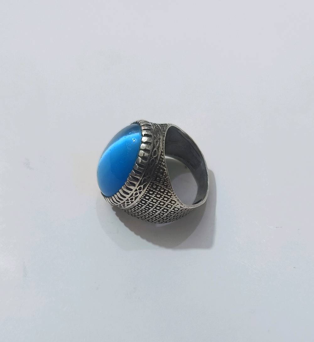 🌟 خاتم عين الهر الأزرق الفاخر 🌟
حجر سحري وجذاب معروف بجلب الحظ السعيد، التوفيق، والنجاح المهني 🌈✨
لمسة فخامة وأناقة لكل يوم 🖤
🔹 القياس: 20 / 21
🔹 الوزن: 14 غرام
🔹 السعر: 55 ألف دينار فقط 💰
🚚 توصيل لكل محافظات العراق