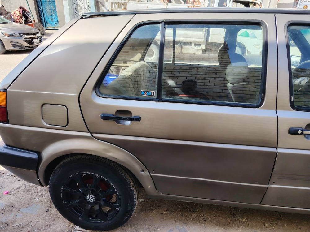 سيارة كولف موديل 1995 رقم نجف باسمي كير محرك بحاله جيده مكفول تخم تاير حداديه شاشه ويل كب ترايك للبصره وهذا رقمي *********** النجف, العراق
