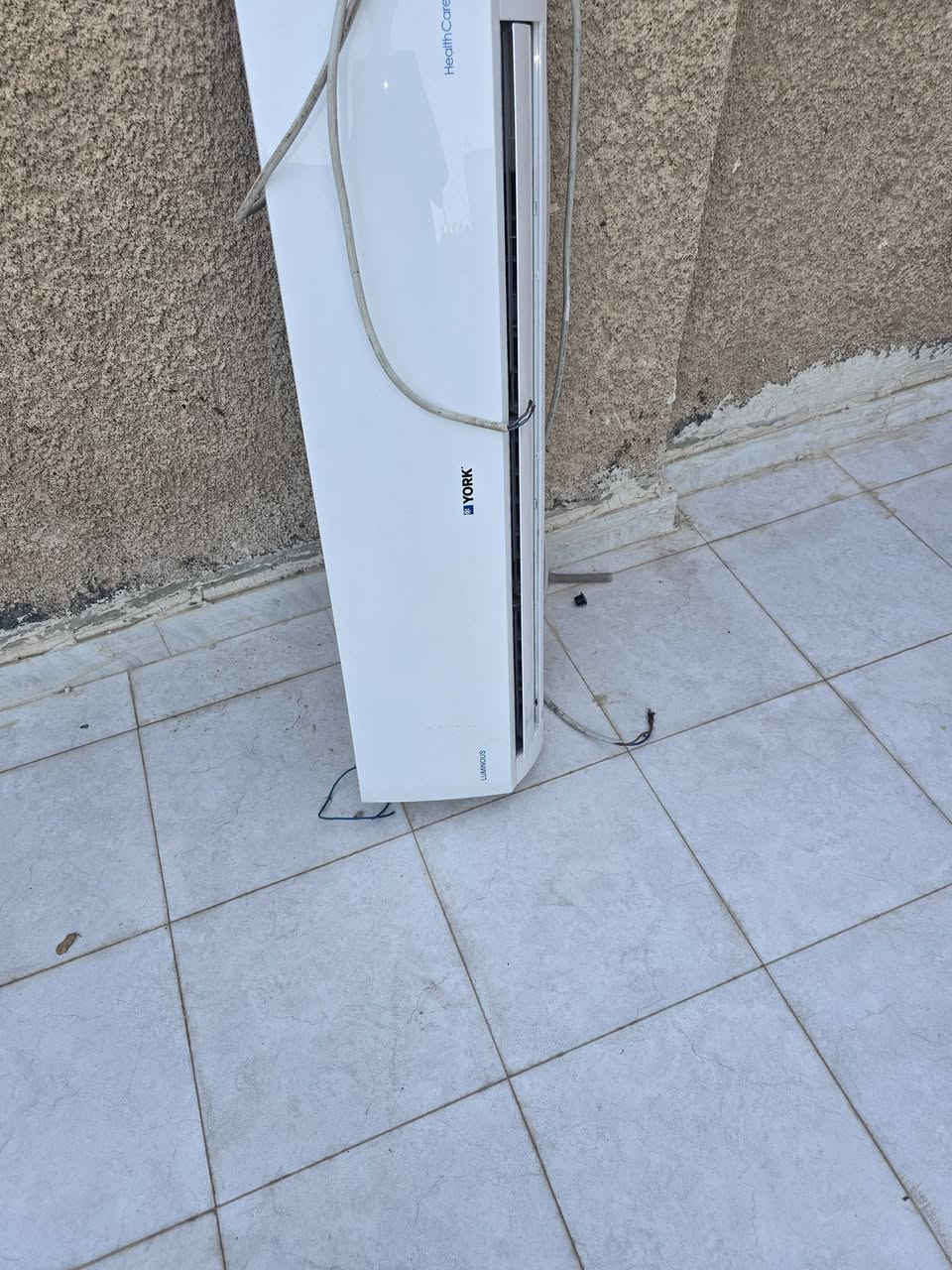 سبلت يورك جديد الداخليه بيه ليك الخارجيه فول نضافه جاهز هوه وبواريه وريموت ابيه هيج 325 مكان كربلاء ***********

