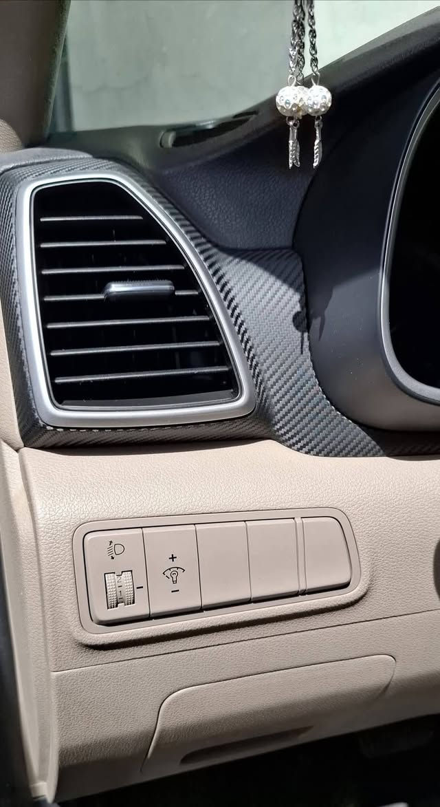 بسم الله الرحمن الرحيم
والصلاة على محمد واله وصحبة وسلم .

تحية طيبة .

للبيع فقط هونداي توسان ٢٠١٩ كورى - اصلى رقم سليمانية الدولي ماشية قليل ٦٢ كم  ونص حقيقى   السيارة مكفولة من الصبغ وتبديل وحالوب حتى دعاميات بشرط شخط مابه السيارة  بوضع الشركة  

المواصفات .

بصمة تشغيل و ابواب وصندوق اريل زعنفة شاشة كار بلي ( GPS) شاحن وايرليس جارج حساسات امامية وخلفية كاميرة خلفية  وضعيات قيادة عدد ٣ ( ايكو  وسبورت  وايكو) ثلاجة بجكمجة تبريد قطعتين ( مركزي) كشن سائق كهربائي تحكمات استيرن تحكمات  فول ومثبت سرعة ( كروس) بصمة احتياط وكتلوكات الشركة موجود الاسبير والعدة غير مستعمل ومنازل بردة صندوق و الهزة وسنوية مجددة لغاية لغاية ٢٠٢٩  وسيارة باسم اخي .
مكان السيارة / كركوك - حي الاسرى 

للتواصل و معرفة السعر
***********+ واتساب
***********+ واتساب
***********+واتساب
