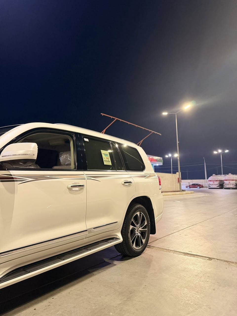 لاندكروز 2021 GXR
6سلندر 
بريم اصل 
ماشيه 46الف 
رقم بغداد انكليزي 
المفواصفات البريم معرف بعدد
سياره مكفوله كفاله عامه 
عده ملاحضات بسيطه 
السياره جديده كلش وبلخير علي الياخذها 🤍
للستفسار 
‭0772 386 3337‬ 
مكاني كوت ‏
