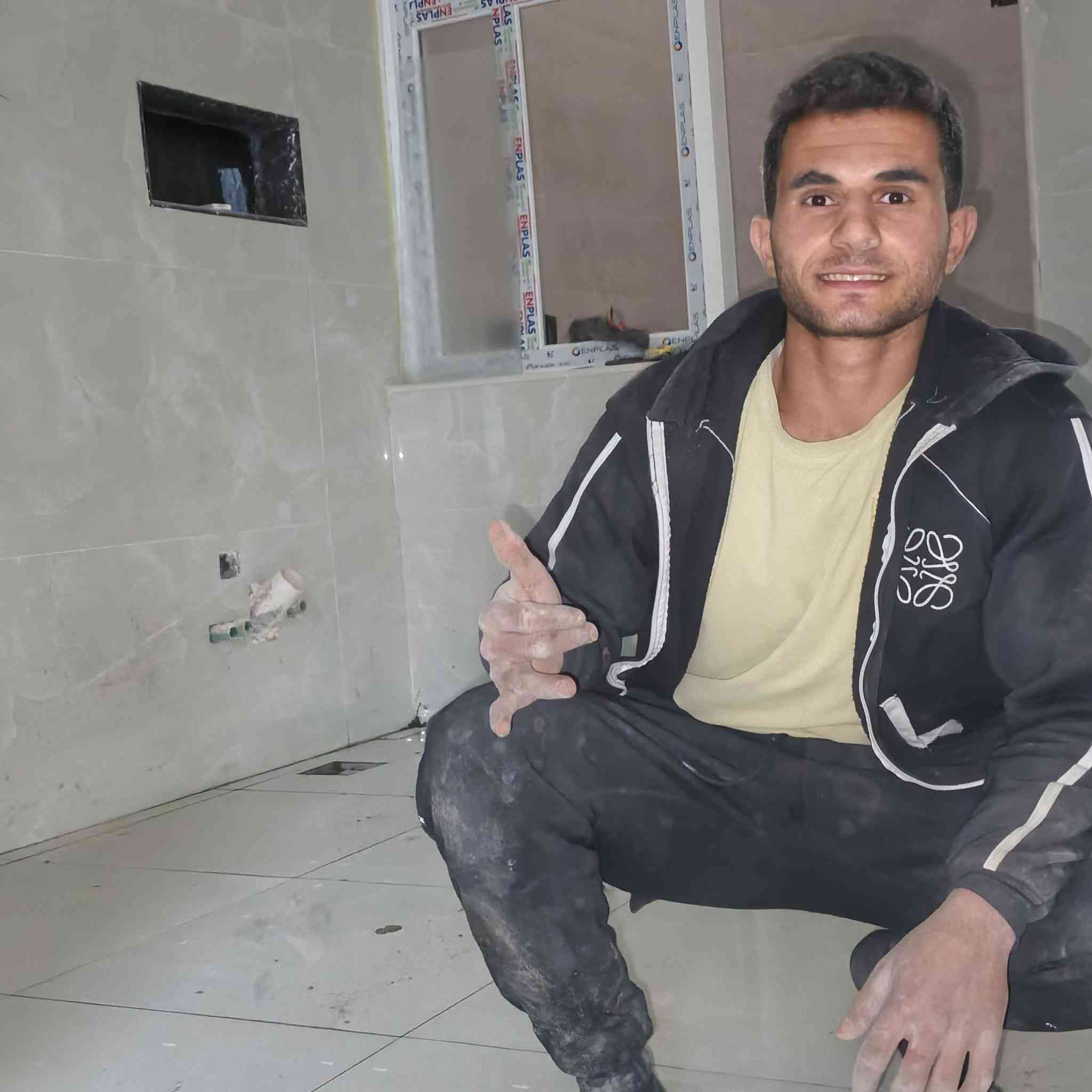 خلفات بورسلين سيراميك 
كادر مصري محمد المصري وابو رقيه  وثروت ‏‪***********‬‏ التزام مليون بالميه
